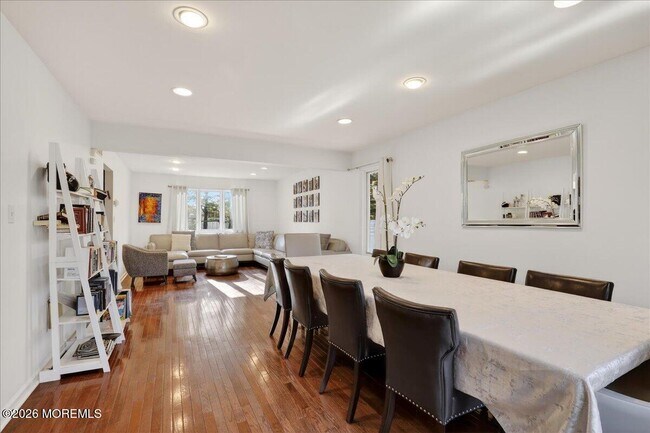 Building Photo - 57 Jamestown Dr