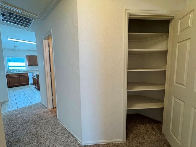Building Photo - 172 Spruce Dr