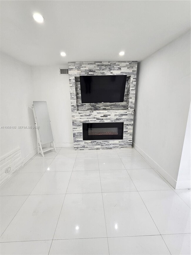 Building Photo - 1421 NW 65th Terrace