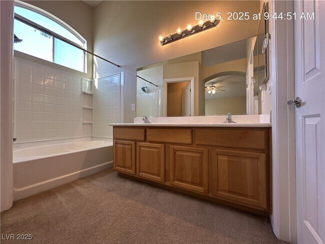 Building Photo - 3413 Robust Robin Pl