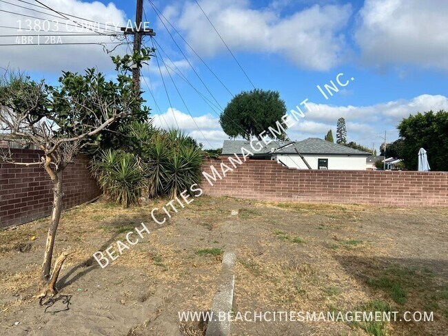 Building Photo - 13803 Cowley Ave