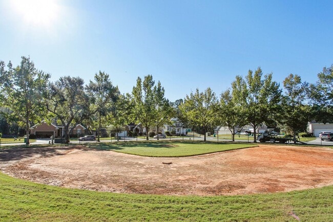 Building Photo - Richmond Place Subdivision