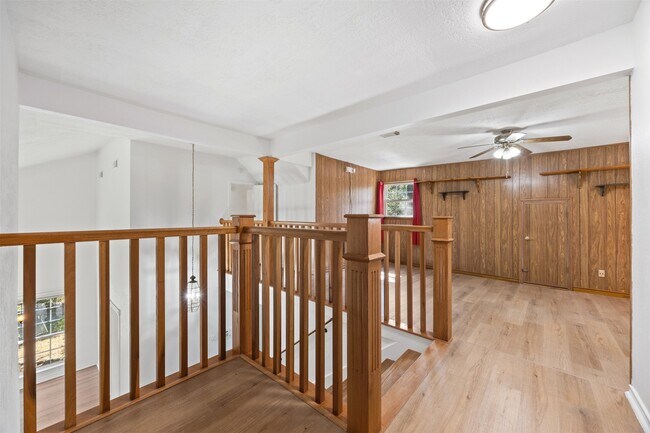 Building Photo - 12 Dewthread Ct