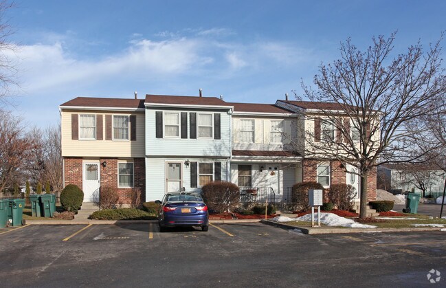 Building Photo - Somerset Townhomes