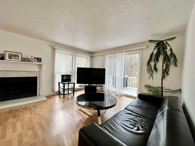 Building Photo - 22 River Bend Cir