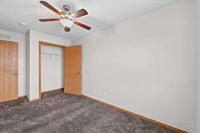 Building Photo - Modern Comfort & Space