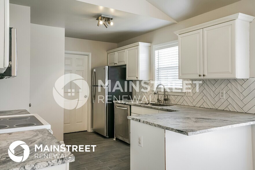 Building Photo - 398 Water Oak Dr