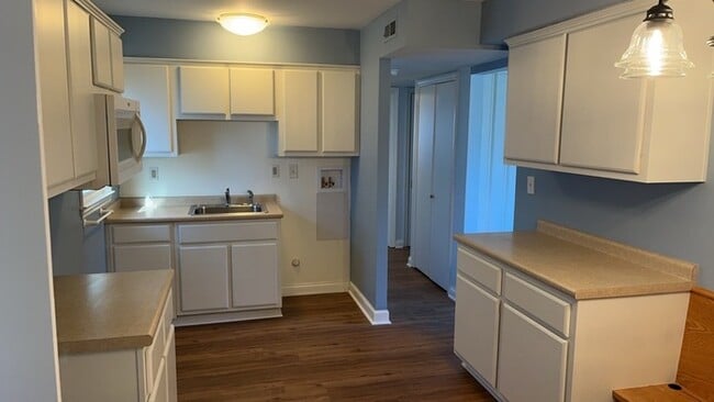 Building Photo - 4230 Reading Rd