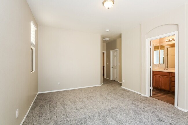 Building Photo - 4344 Desert Home Ave