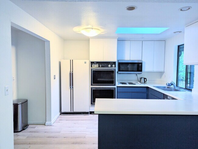 Building Photo - 3-Bed Retreat with Forest Abundance