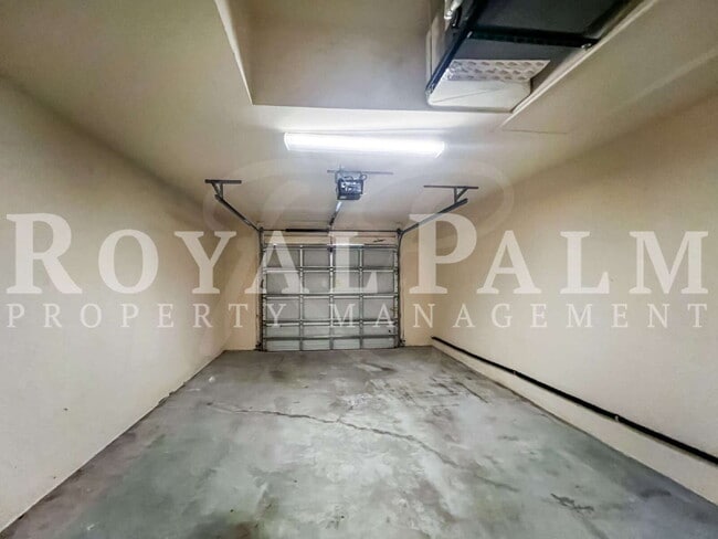 Building Photo - Cozy Up Long-Term & Leaf It All Behind – 3BR/2BA Duplex + Garage & The Favorite Perk: Screened. L...