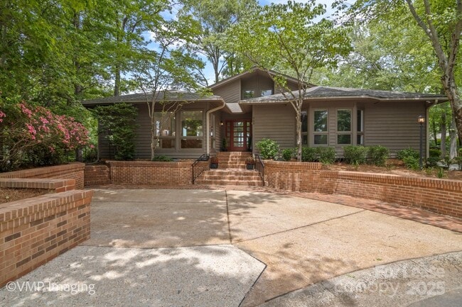 Building Photo - 449 Windward Dr