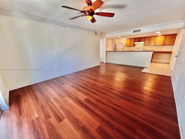 Building Photo - 9905 Westwood Dr