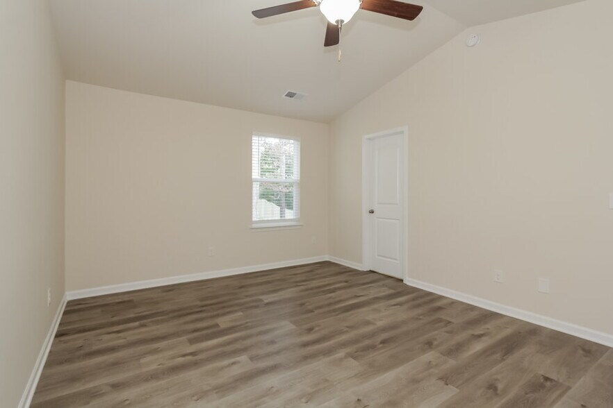 Building Photo - 7810 Shadow Lawn Rd