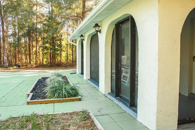 Building Photo - 20732 SW Marine Blvd