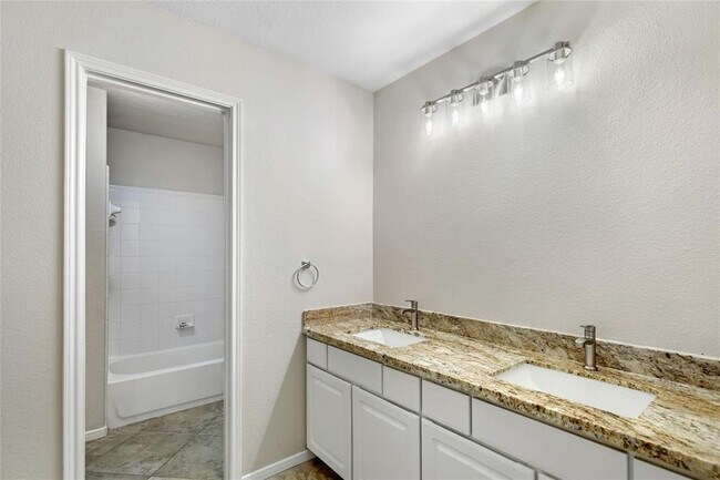 Building Photo - 17826 Alpine Brook Ln