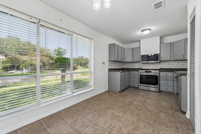 Building Photo - 20806 Westgreen Ct