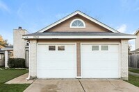 Building Photo - 19523 Lake Hollow Ln