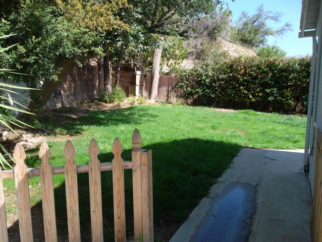 Building Photo - 3751 Stone Canyon Ave