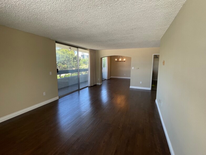 Building Photo - 28121 Highridge Rd