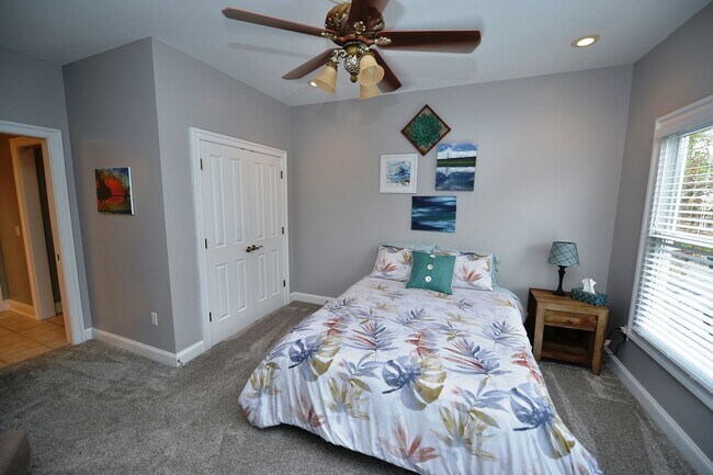 Building Photo - Walk to Naval Hospital! Beautiful Home, Gr...