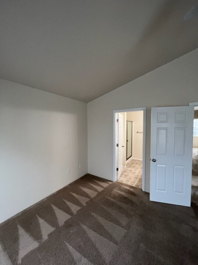 Building Photo - 1297 Clearsprings Dr
