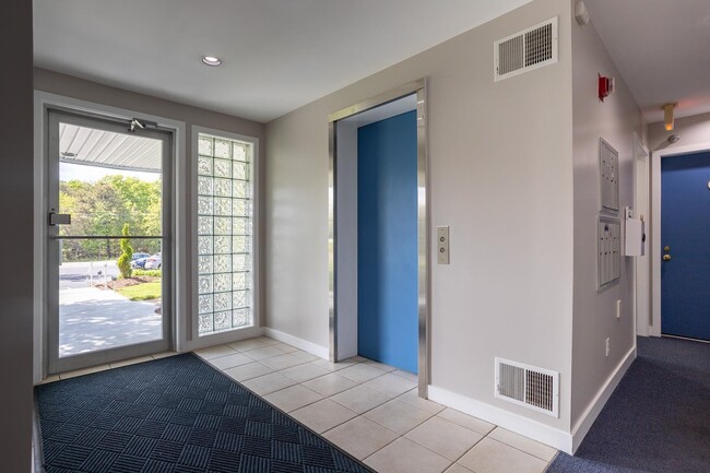 Building Photo - 1044 Ocean Blvd