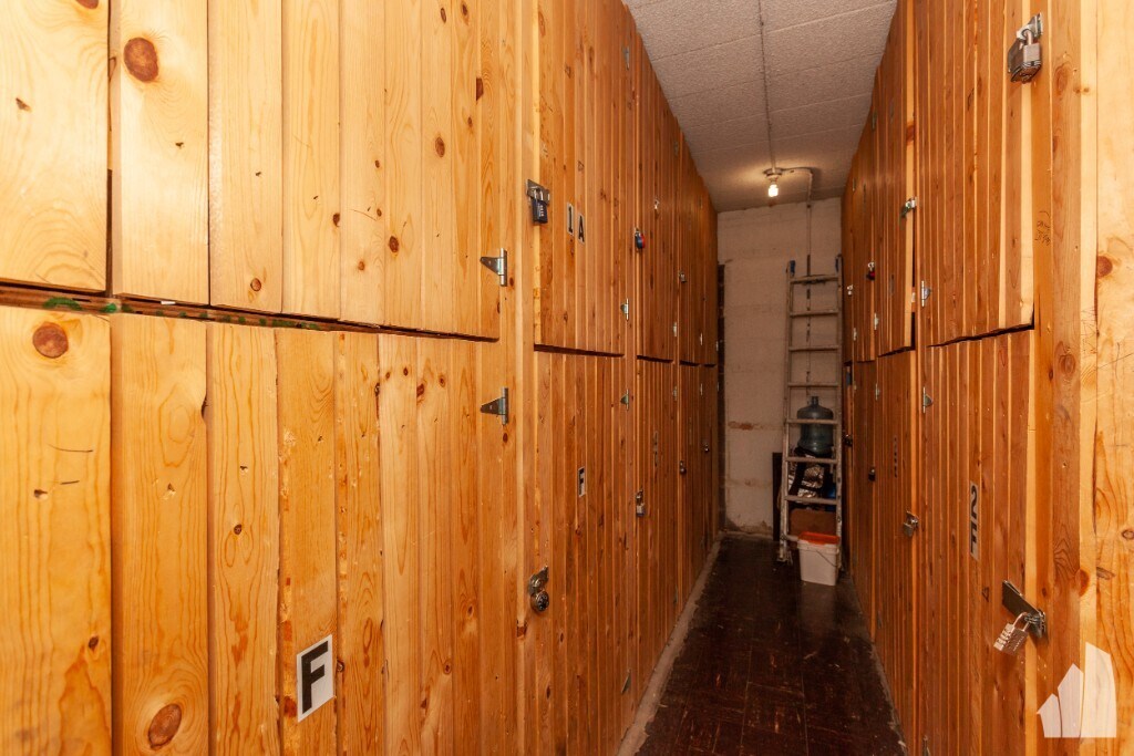 Building Photo - 5854 N Kenmore Ave