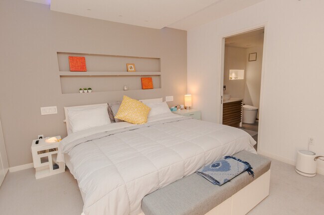 Building Photo - 1800 Washington St