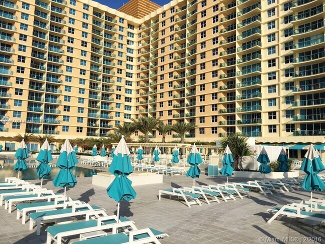 Building Photo - 2501 S Ocean Dr