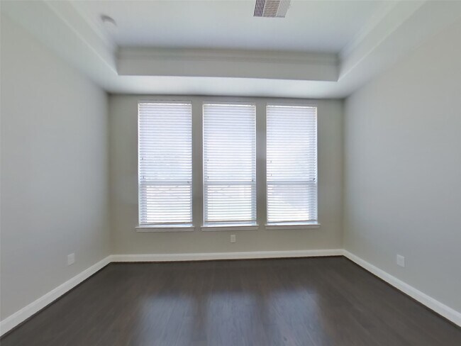 Building Photo - 3219 Breeze Bluff Way