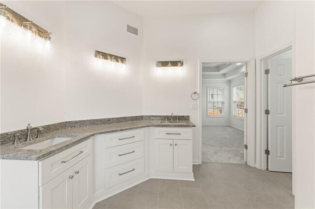 Building Photo - 2137 Berryhill Cir SE