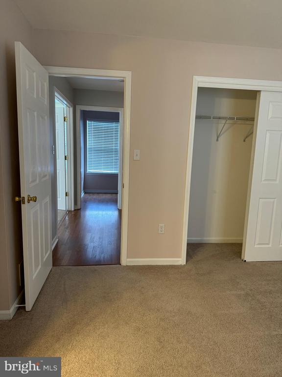 Building Photo - 2 Village Ct