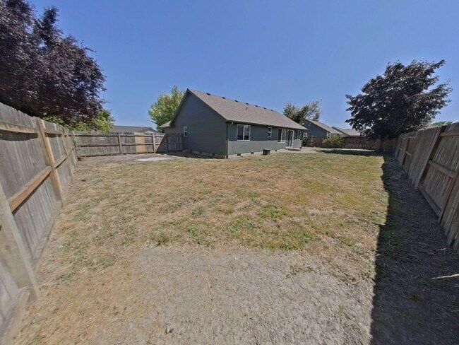 Building Photo - 910 Arrow Leaf Ave