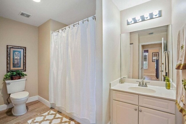 Building Photo - 1200 Town Center Dr