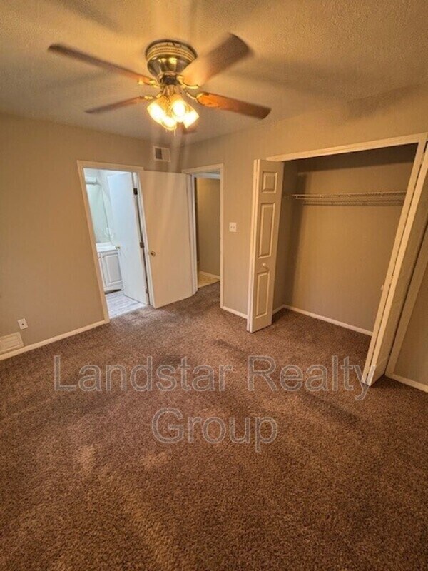 Building Photo - 4913 Villa Fair Rd