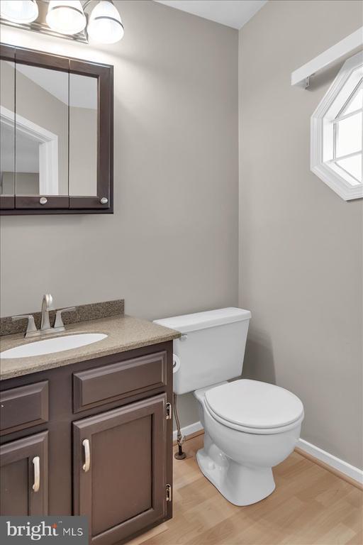 Building Photo - 518 Demoss Ct