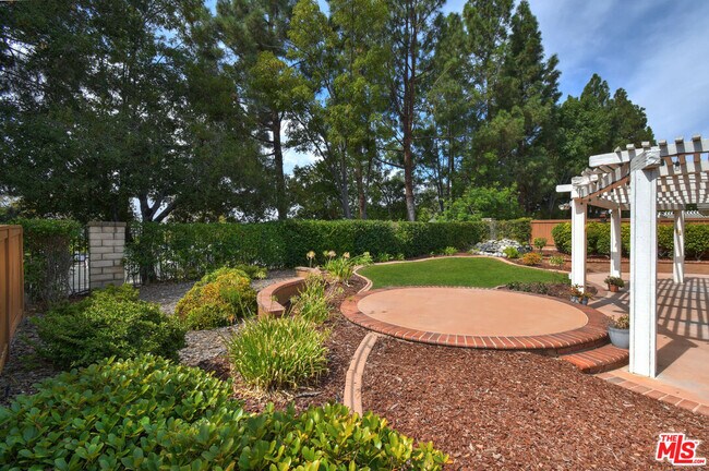 Building Photo - 2649 Rikkard Dr