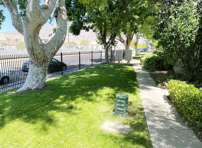 Building Photo - 127 Tiger Ln