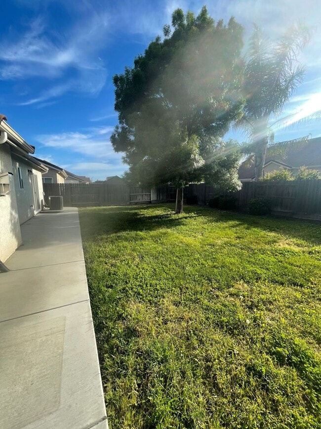 Building Photo - Available Now!! 3-Bedroom, 2-Bathroom Home...