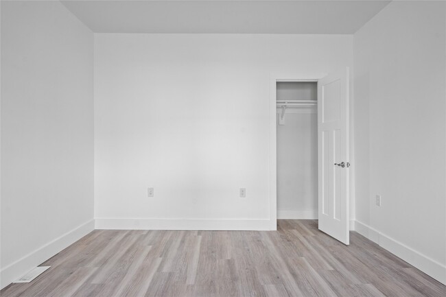 Building Photo - 416 Oak Hill Ave