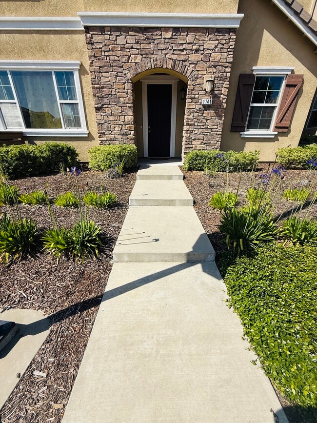 Building Photo - 1141 Veranda Wy