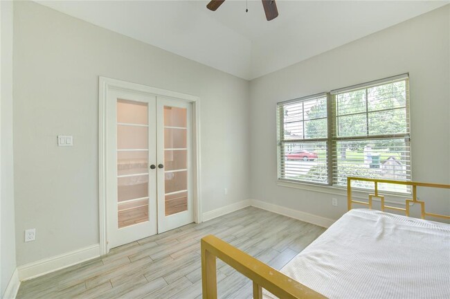 Building Photo - 3805 Shelby Cir