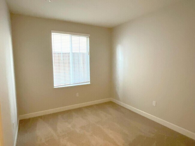 Building Photo - 4807 Valerio St