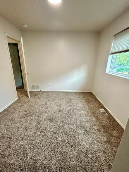 Building Photo - 2524 Azurite Ct