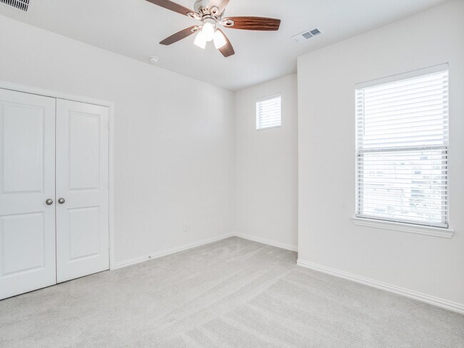 Building Photo - 17751 Shumard Oak Dr