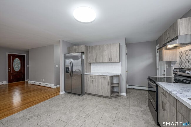 Building Photo - 109 Kings Hwy