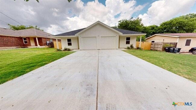 Building Photo - 209 Elbert Ln