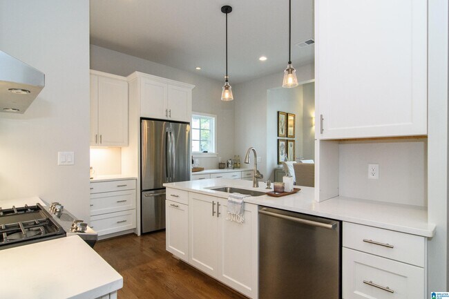 Building Photo - 3729 5th Ave S