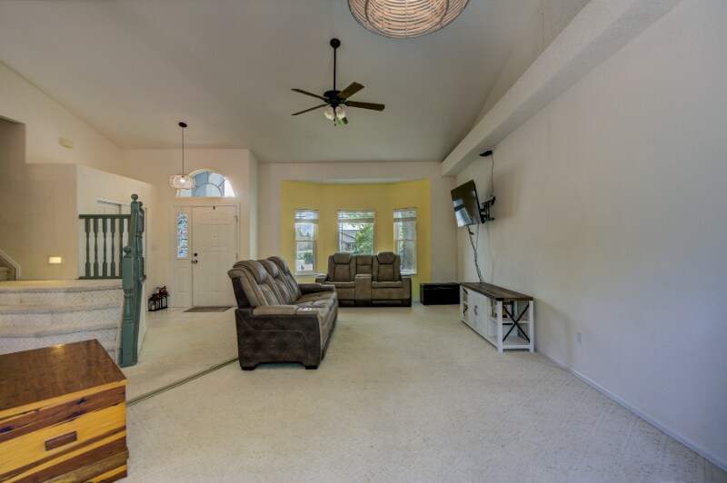 Building Photo - 523 W Hook Dr